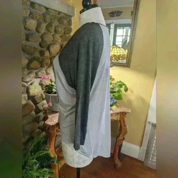 Windsor Women's Long Sleeve Tee Size L - Picture 3 of 9